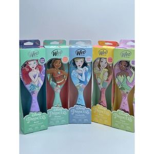Limited Edition Disney Princess WetBrush Set of 5 Belle, Ariel, Moana, Tiana